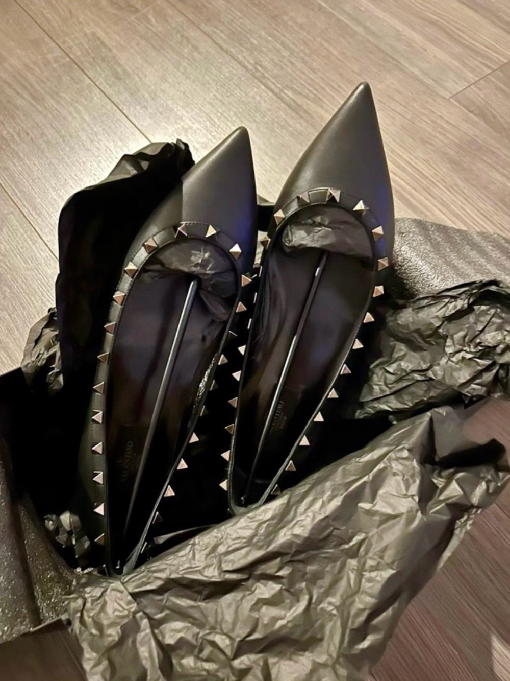 Valentino Rockstud Pointed-Toe Black Leather Flats 41